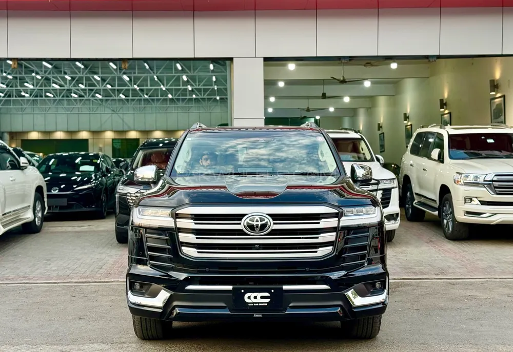 Toyota Land Cruiser 2023 for Sale in Lahore Image-1