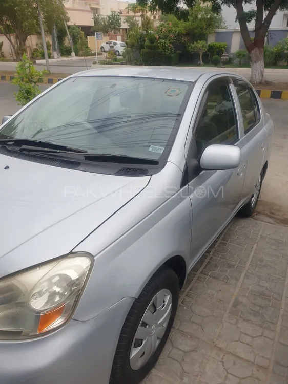 Toyota Platz 2004 for Sale in Karachi Image-1