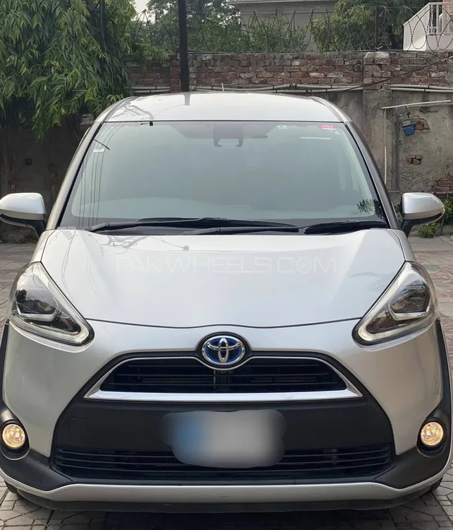 Toyota Sienta 2018 for Sale in Lahore Image-1