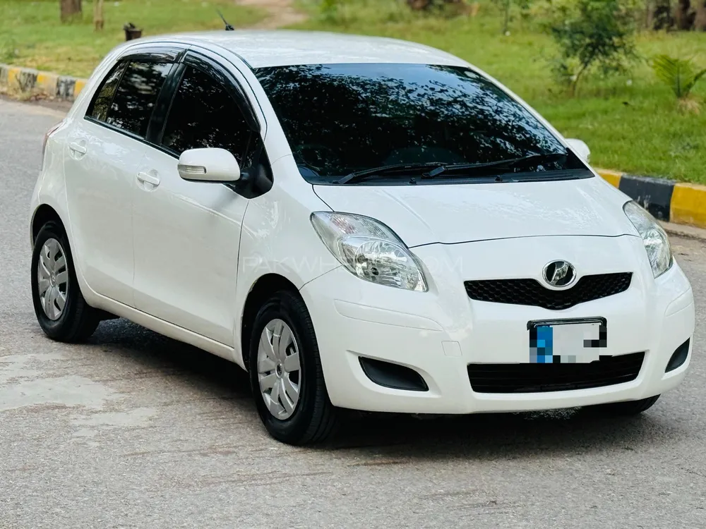 Toyota Vitz 2009 for Sale in Islamabad Image-1