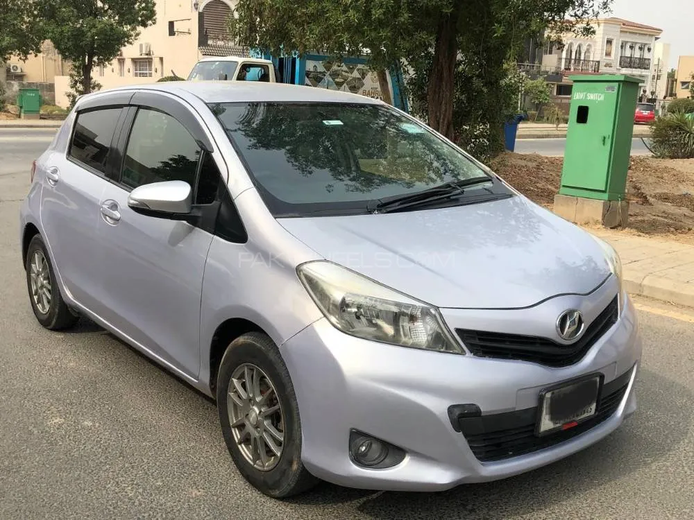 Toyota Vitz 2013 for Sale in Lahore Image-1