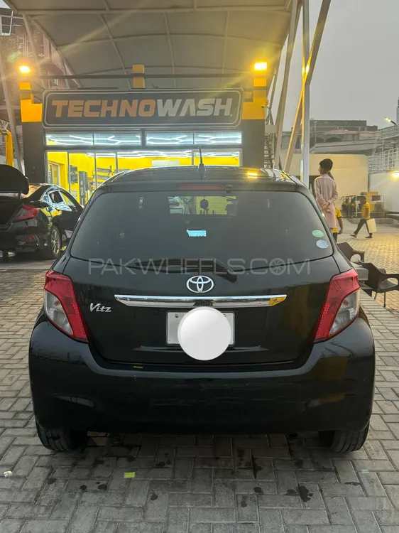Toyota Vitz 2013 for Sale in Islamabad Image-1