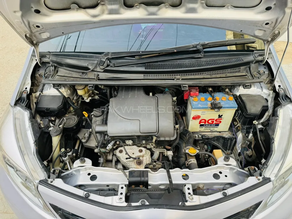Toyota Vitz 2012 for Sale in Karachi Image-1