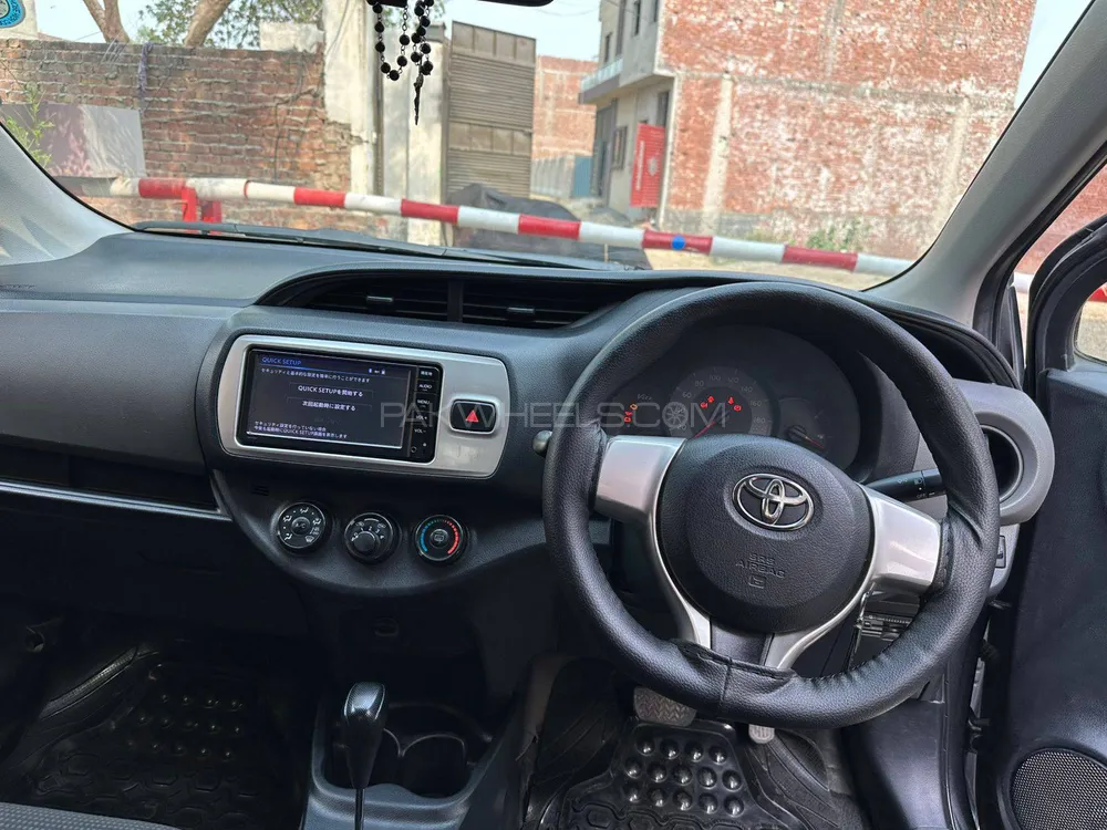 Toyota Vitz 2016 for Sale in Lahore Image-1