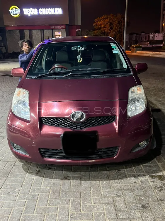 Toyota Vitz 2010 for Sale in Karachi Image-1