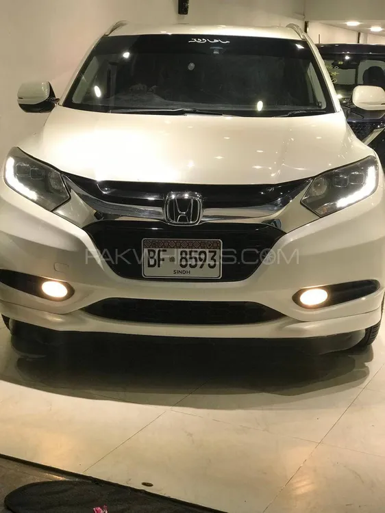 Honda Vezel 2015 for Sale in Karachi Image-1