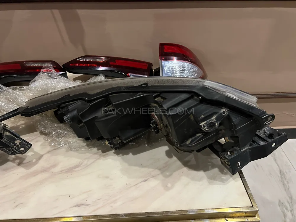 honda vezel headlights Image-1