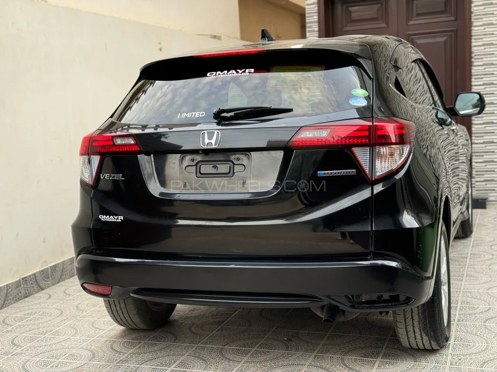 Honda Vezel 2014 for Sale in Karachi Image-1