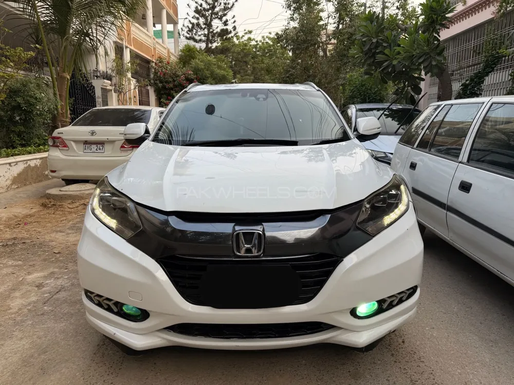 Honda Vezel 2014 for Sale in Karachi Image-1