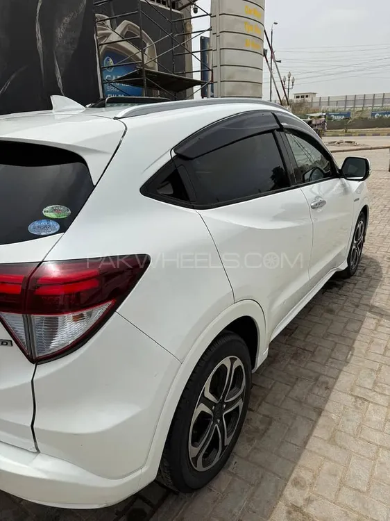 Honda Vezel 2015 for Sale in Karachi Image-1