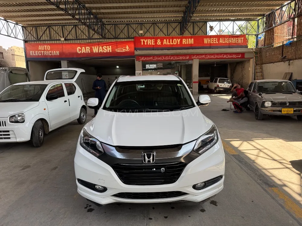 Honda Vezel 2015 for Sale in Lahore Image-1