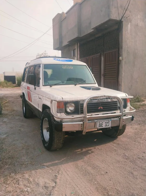 Mitsubishi Pajero 1987 for Sale in Chakwal Image-1