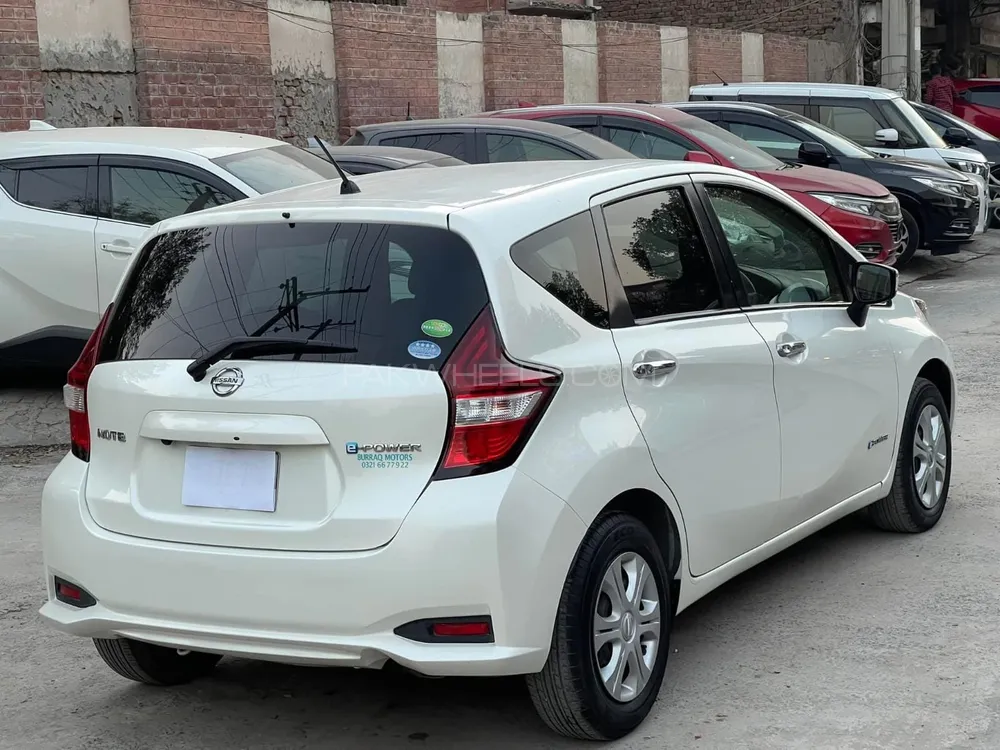 Nissan Note 2018 for Sale in Faisalabad Nissan Note 2018 for Sale in Faisalabad Image-4