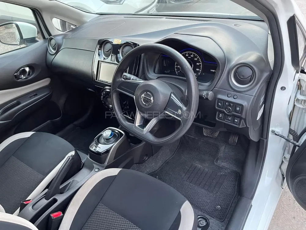 Nissan Note 2018 for Sale in Faisalabad Nissan Note 2018 for Sale in Faisalabad Image-6