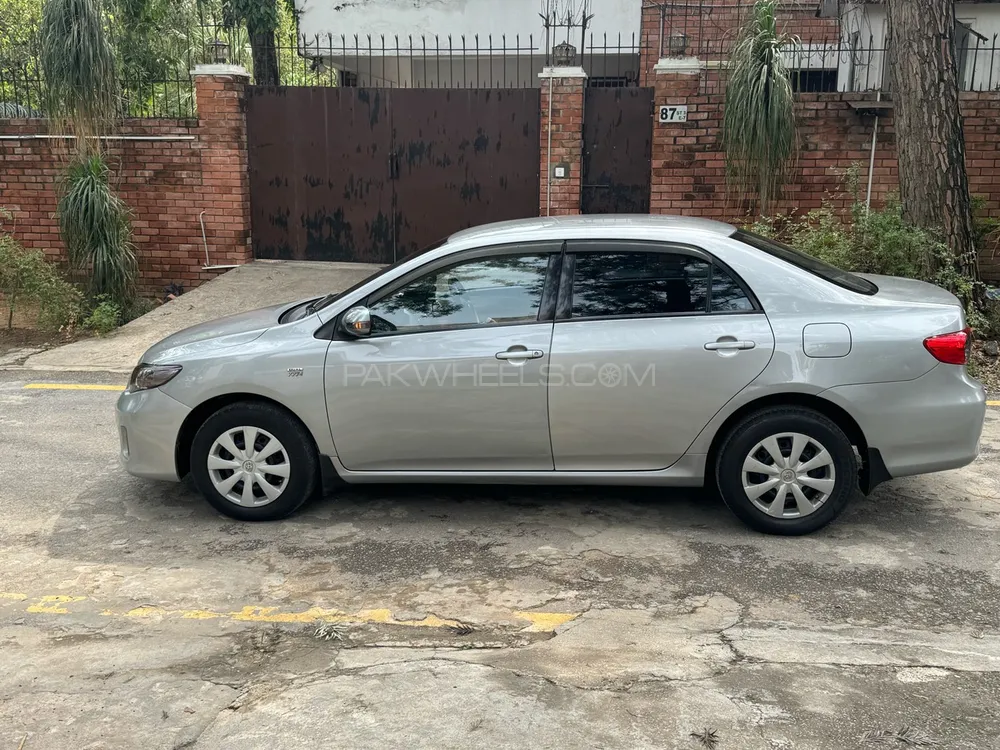 Toyota Corolla 2013 for Sale in Islamabad Image-1