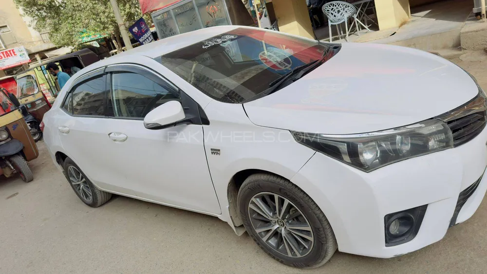 Toyota Corolla 2016 for Sale in Karachi Image-1