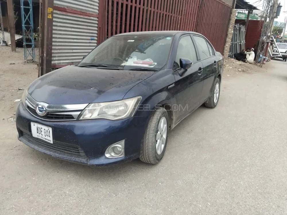 Toyota Corolla Axio 2014 for Sale in Peshawar Image-1