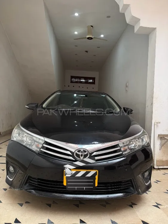 Toyota Corolla 2016 for Sale in Karachi Image-1