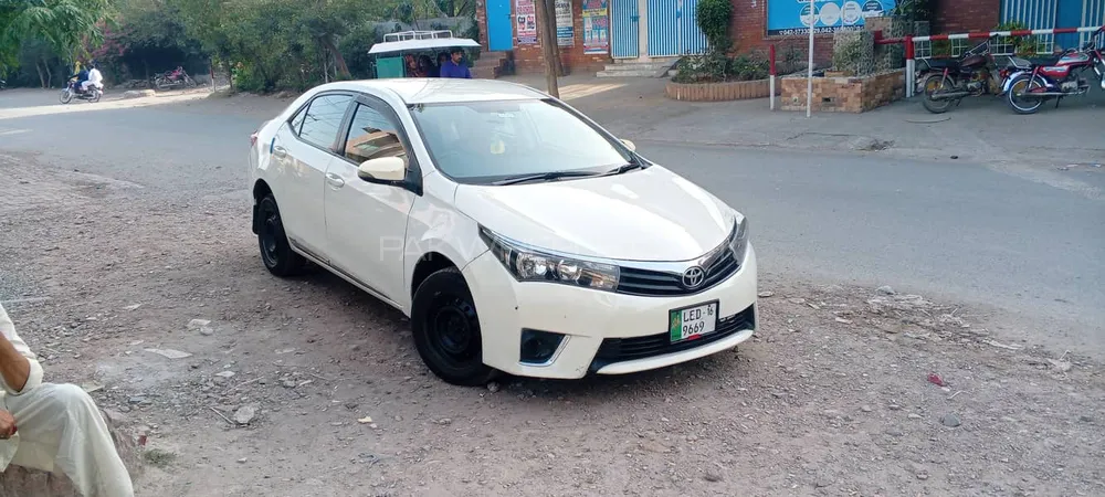Toyota Corolla 2016 for Sale in Lahore Image-1