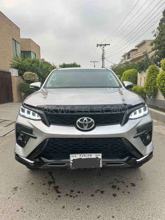 Toyota Fortuner 2020 for Sale in Lahore Image-1