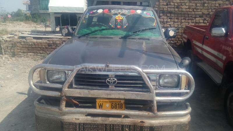 Toyota Hilux 1989 for Sale in Peshawar Image-1