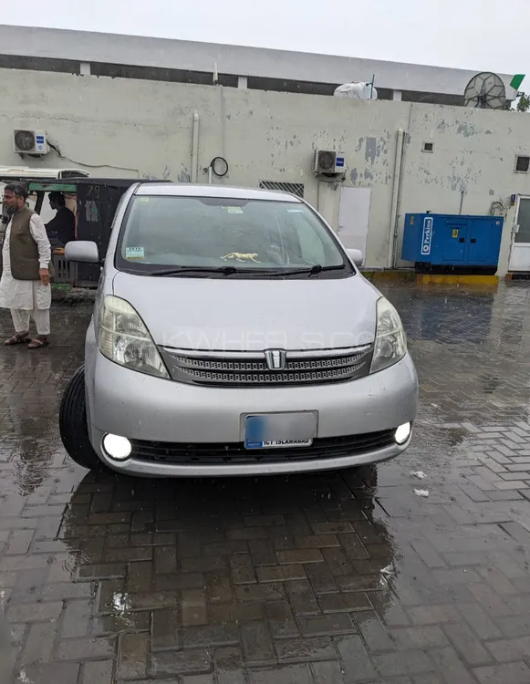 Toyota ISIS 2007 for Sale in Lahore Image-1