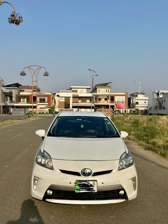 Toyota Prius 2016 for Sale in Gujranwala Image-1