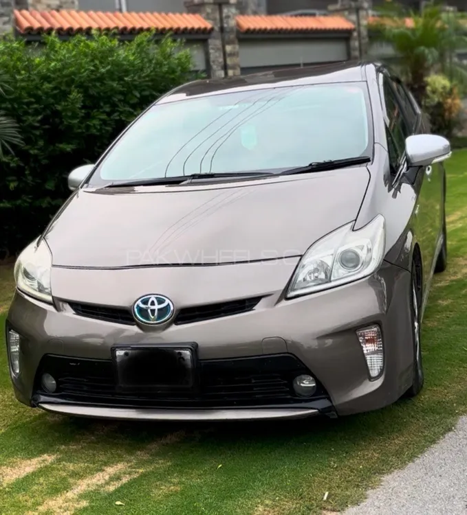 Toyota Prius 2013 for Sale in Lahore Image-1