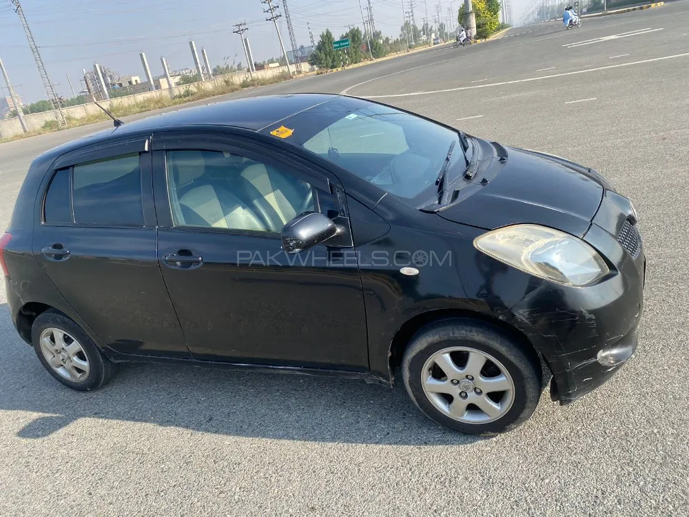 Toyota Vitz 2007 for Sale in Multan Image-1