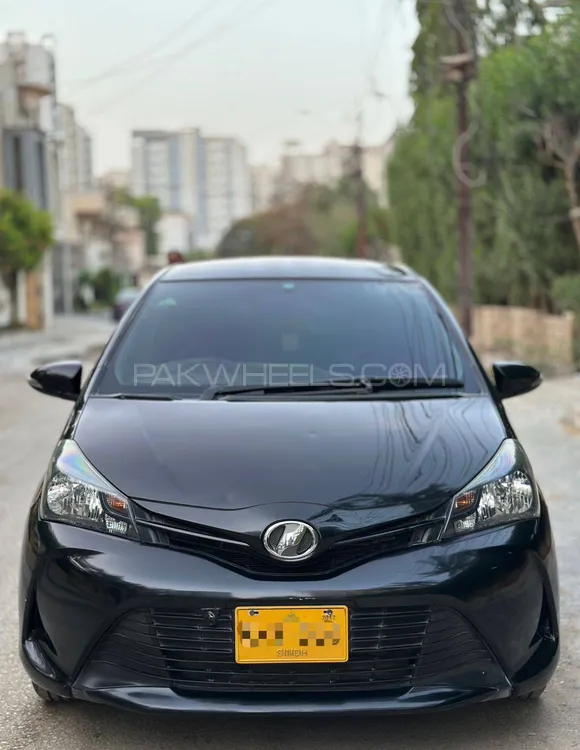 Toyota Vitz 2014 for Sale in Karachi Image-1