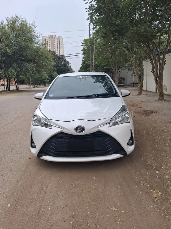 Toyota Vitz 2017 for Sale in Karachi Image-1