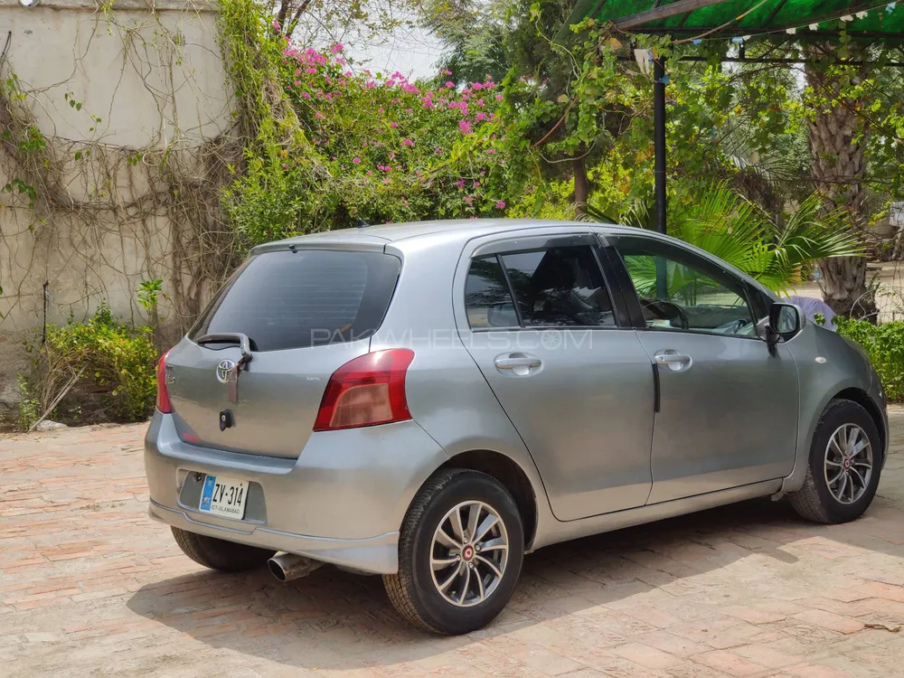 Toyota Vitz 2006 for Sale in Islamabad Image-1