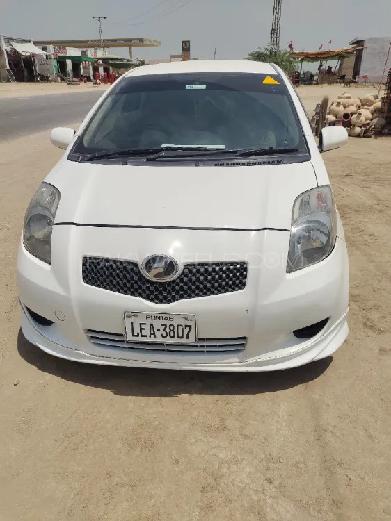 Toyota Vitz 2007 for Sale in Dera ismail khan Image-1