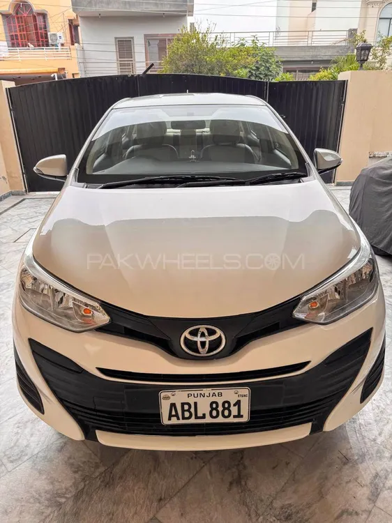Toyota Yaris Sedan 2020 for Sale in Lahore Image-1