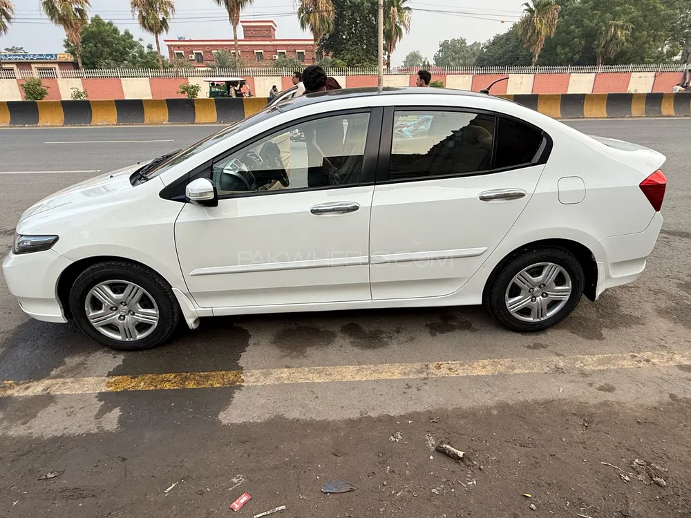Honda City 2020 for Sale in Faisalabad Image-1