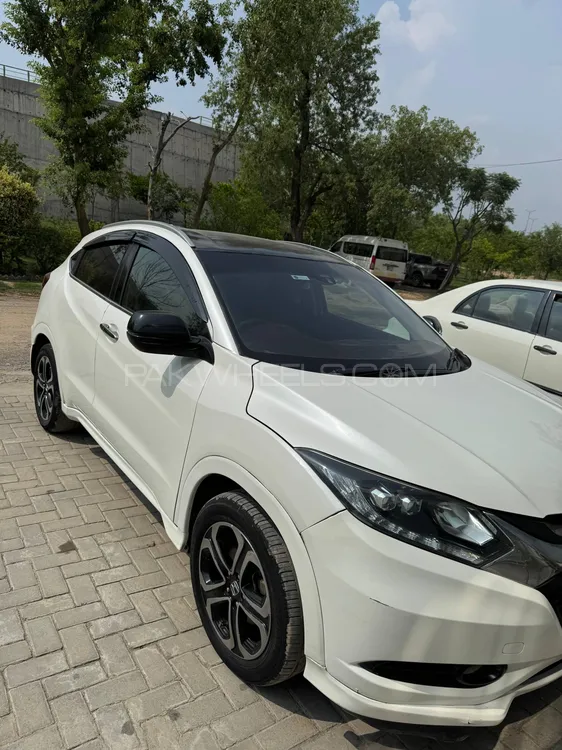 Honda Vezel 2015 for Sale in Rawalpindi Image-1