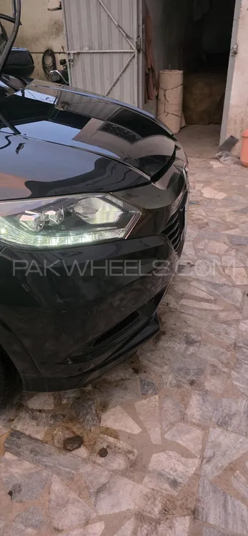 Honda Vezel 2016 for Sale in Peshawar Image-1