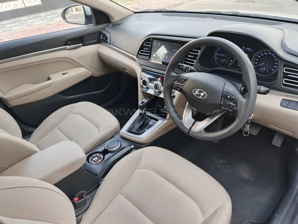 Hyundai Elantra 2022 for Sale in Lahore Image-1