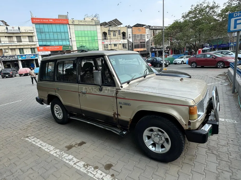 Mitsubishi Pajero 1988 for Sale in Lahore Image-1