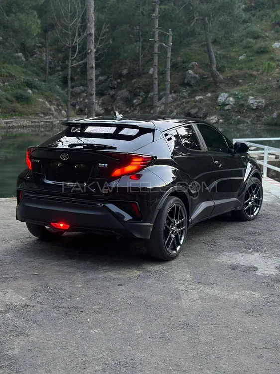 Toyota C-HR 2019 for Sale in Islamabad Image-1