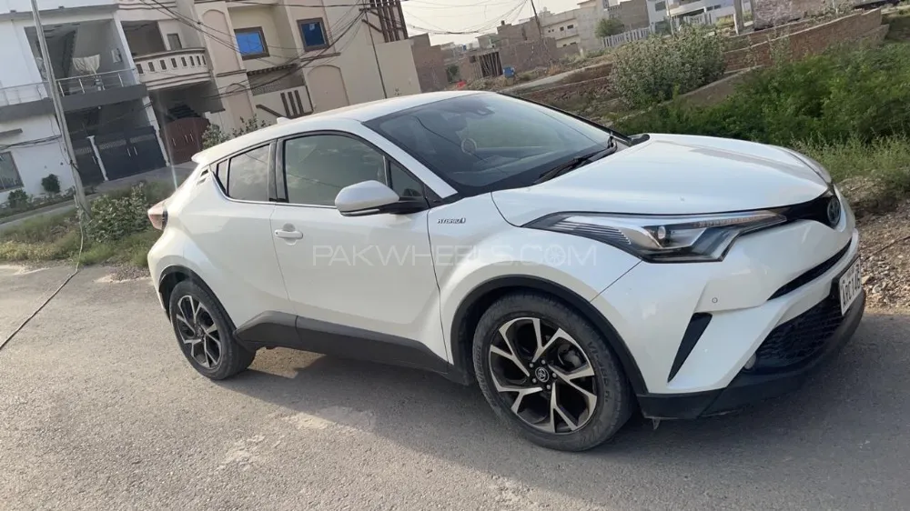 Toyota C-HR 2017 for Sale in Multan Image-1