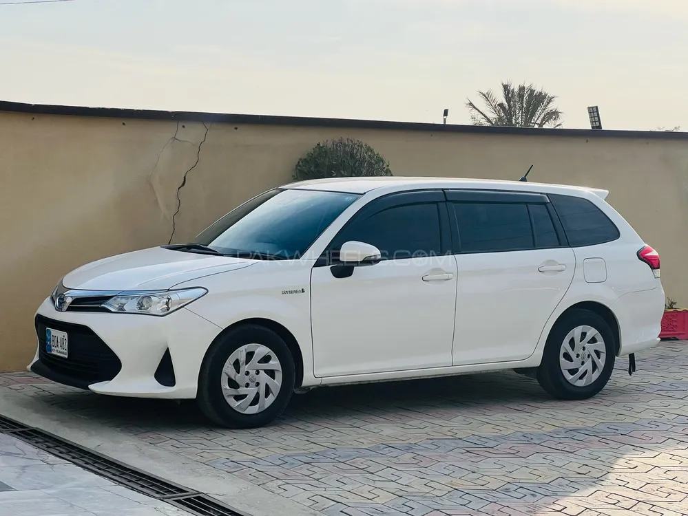 Toyota Corolla Fielder 2020 for Sale in Islamabad Image-1