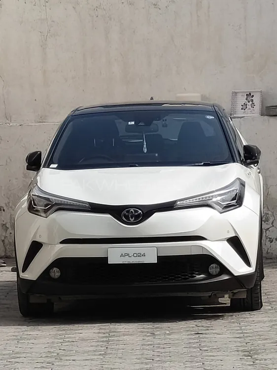 Toyota C-HR 2018 for Sale in Akora khattak Image-1