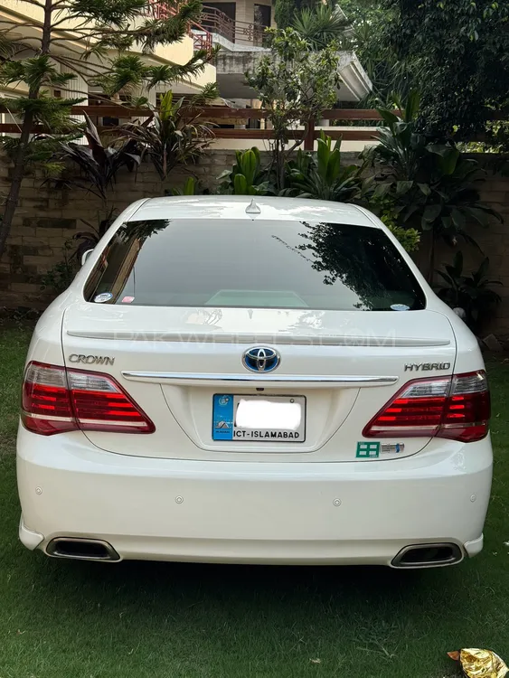 Toyota Crown 2010 for Sale in Islamabad Image-1