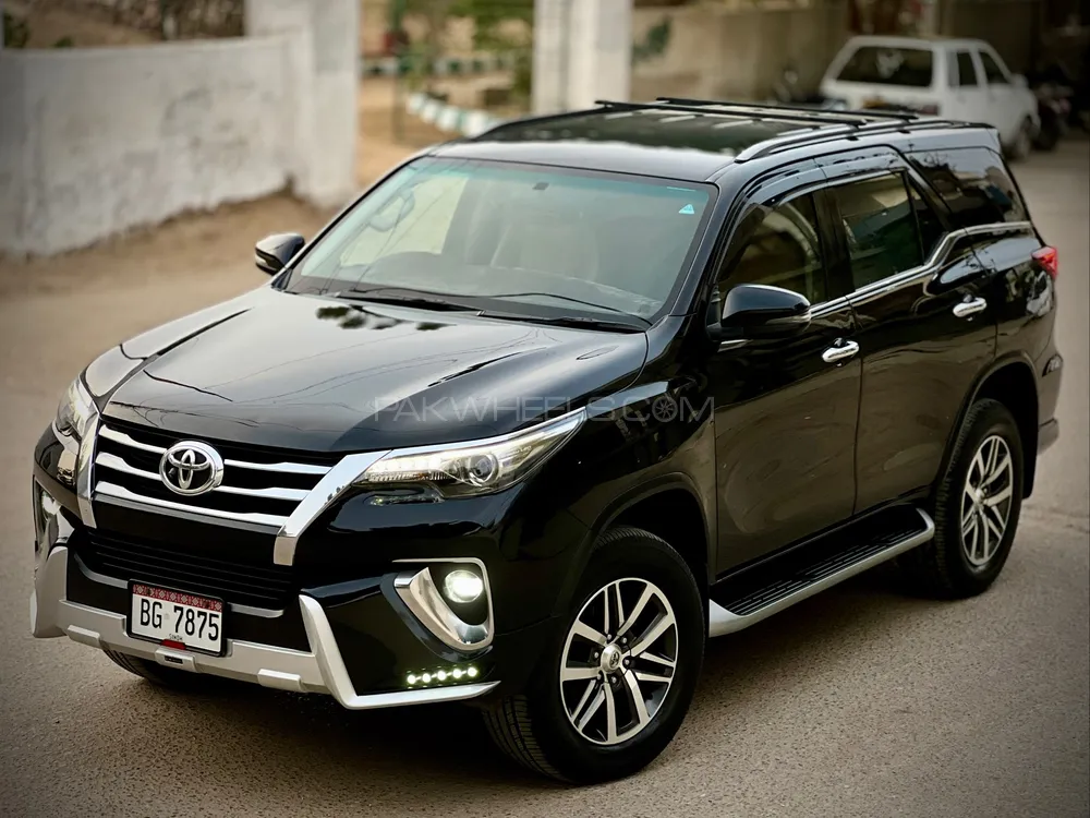 Toyota Fortuner 2018 for Sale in Karachi Image-1