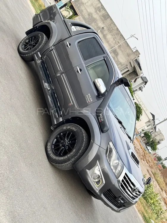 Toyota Hilux 2011 for Sale in Jhang Image-1