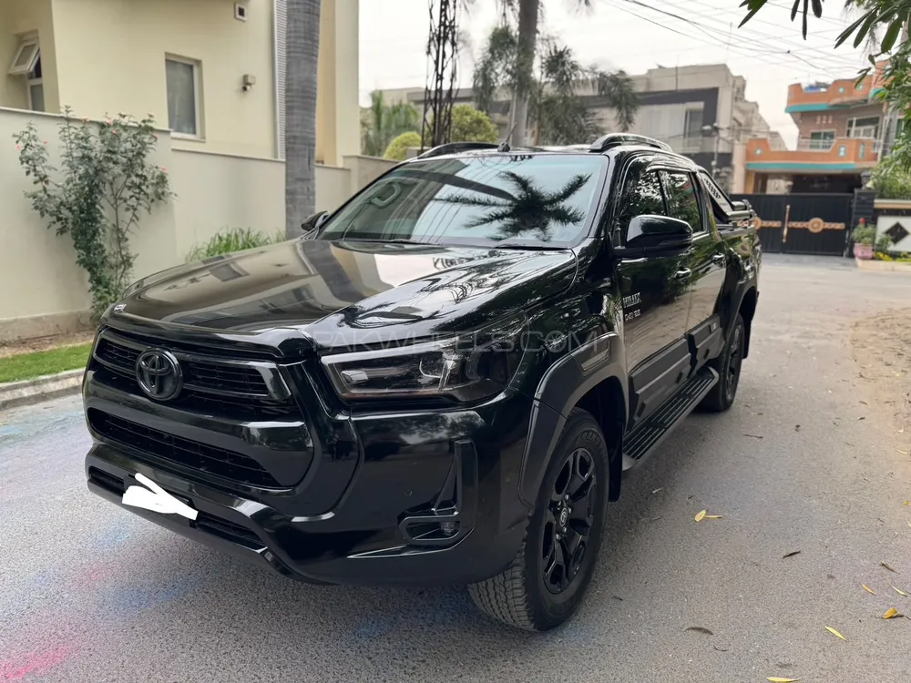 Toyota Hilux 2022 for Sale in Okara Image-1