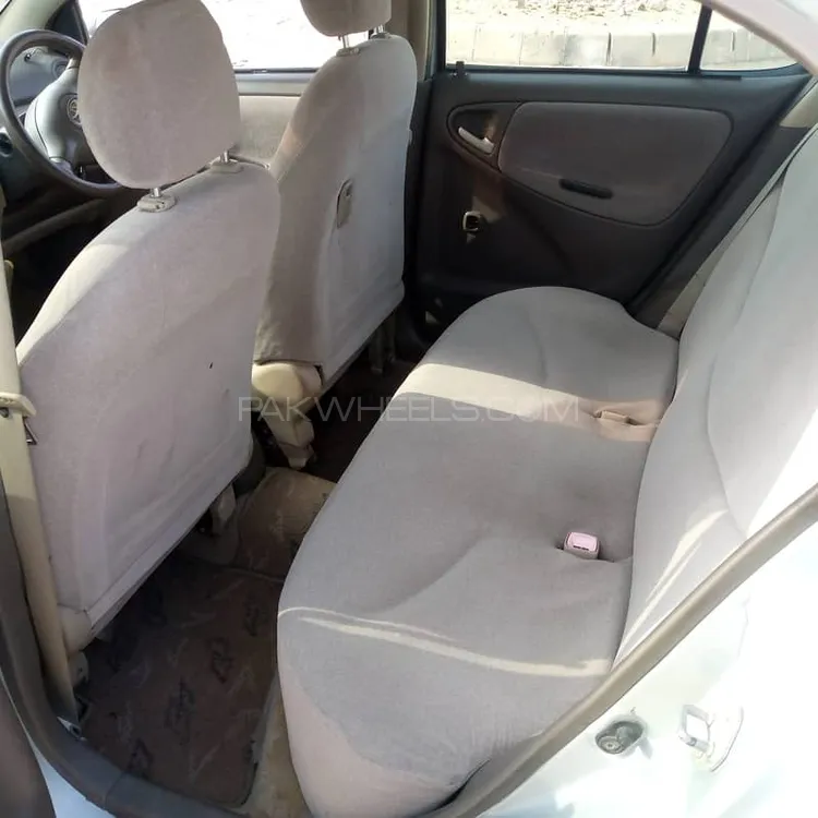 Toyota Platz 2005 for Sale in Karachi Image-1