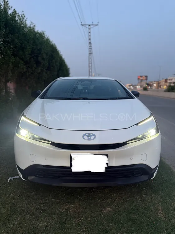 Toyota Prius 2023 for Sale in Lahore Image-1
