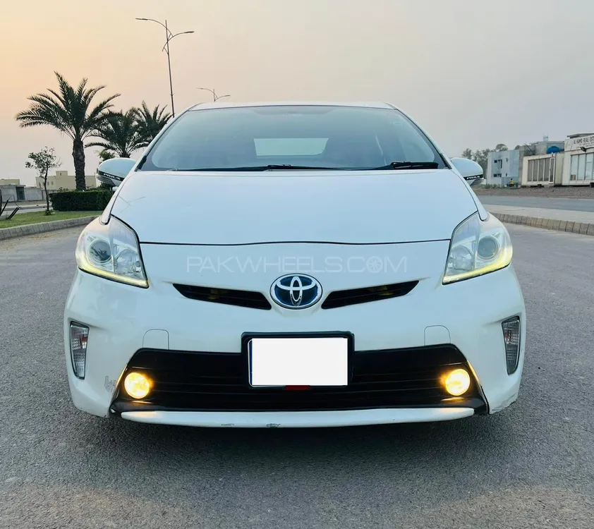 Toyota Prius 2014 for Sale in Islamabad Image-1